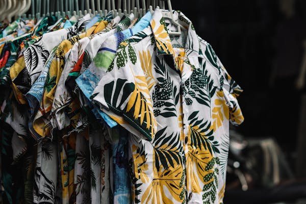 Découvrez la chemise hawaienne parfaite pour l'été !
